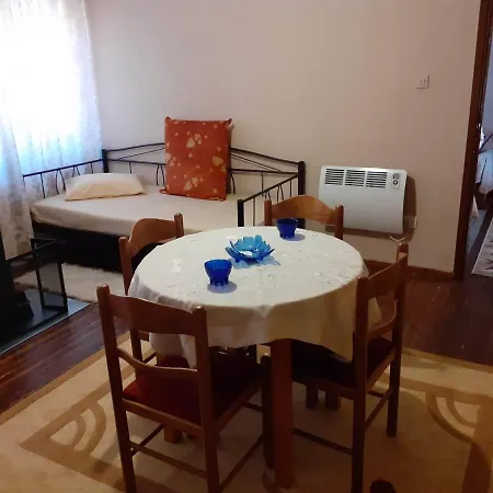 Grandpa's House & Coffee-shop Apartamento Florina